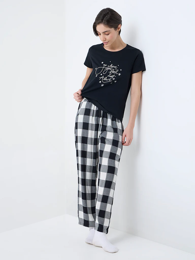 Wunderlove Black Text Detailed Cotton T-Shirt - Image 2