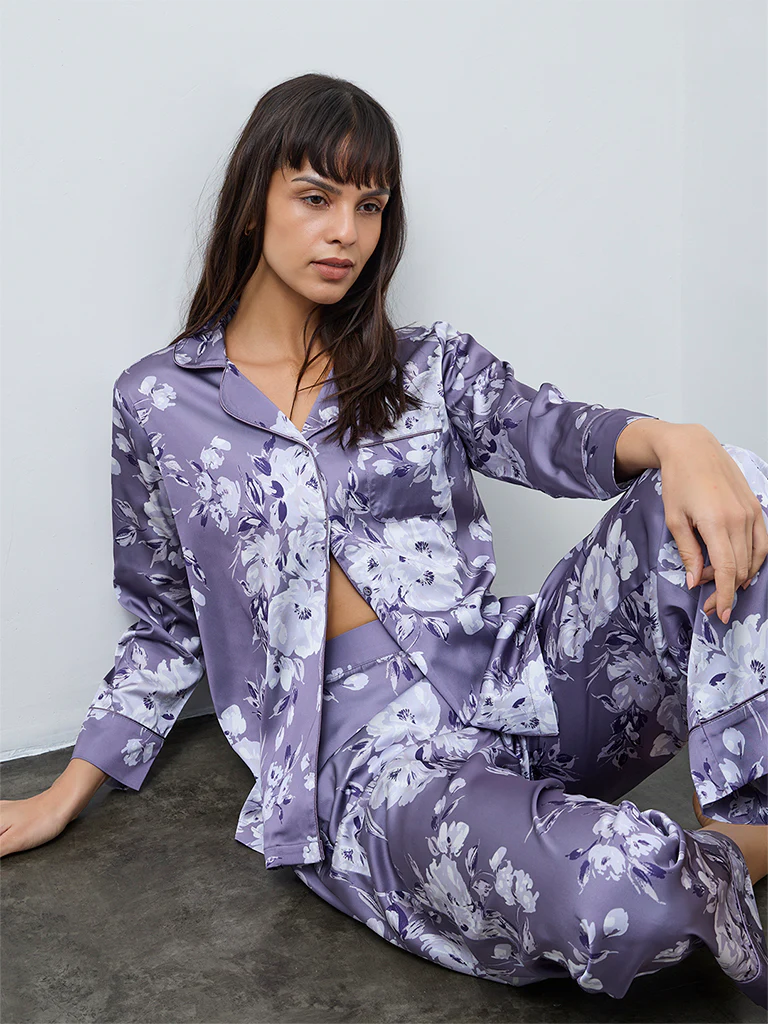Wunderlove Lavender Floral Satin Shirt and Pyjama Set - Image 2
