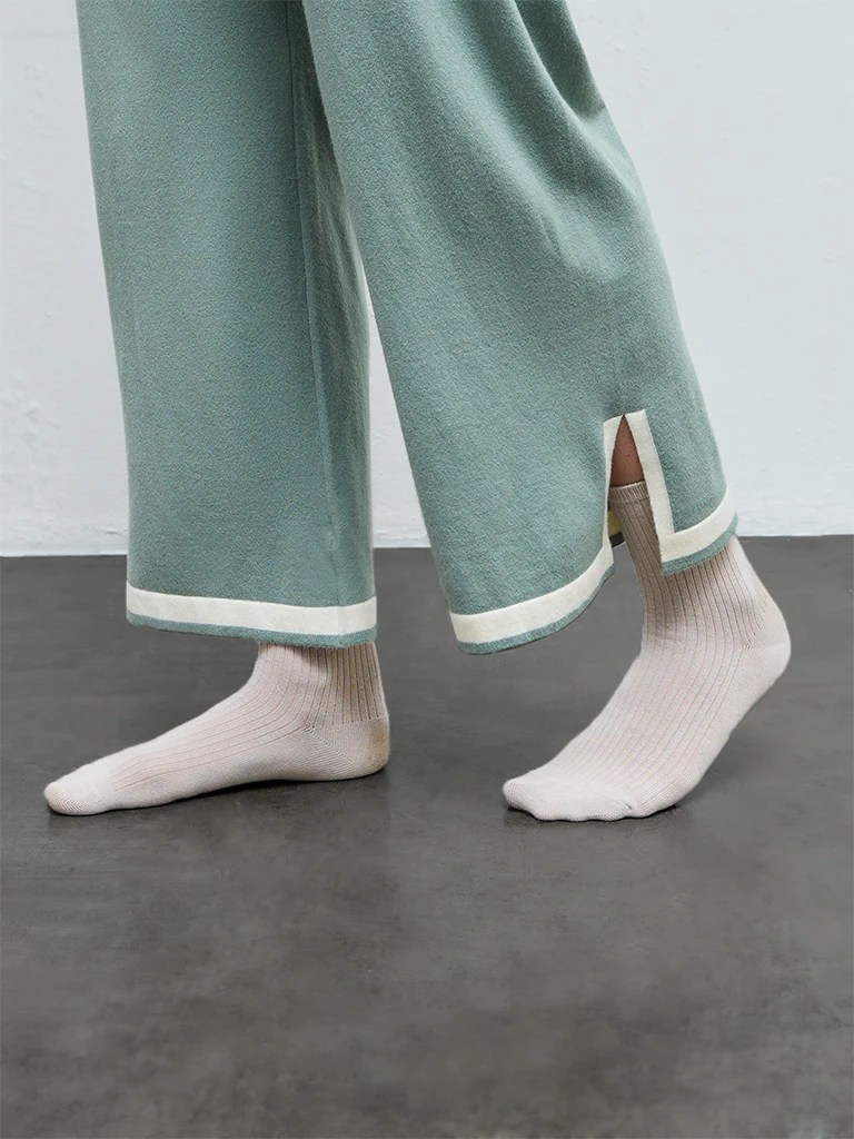 Wunderlove Sage Contrast-Detail High-Rise Pants - Image 3