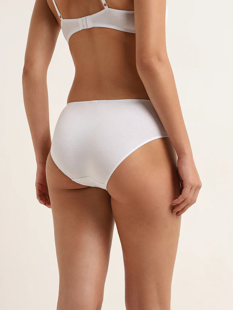 Wunderlove White Broiderie Cotton-Blend High-Leg Briefs - Image 6
