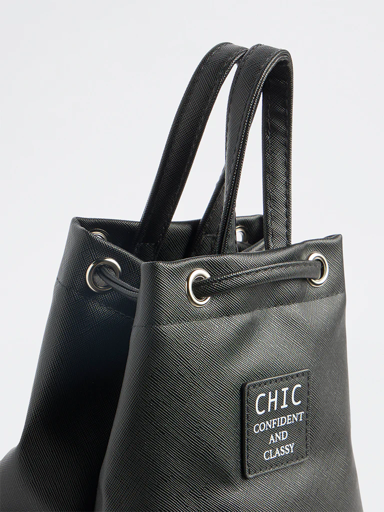 Y&F Kids Black Text-Detailed Shoulder Bag - Image 3