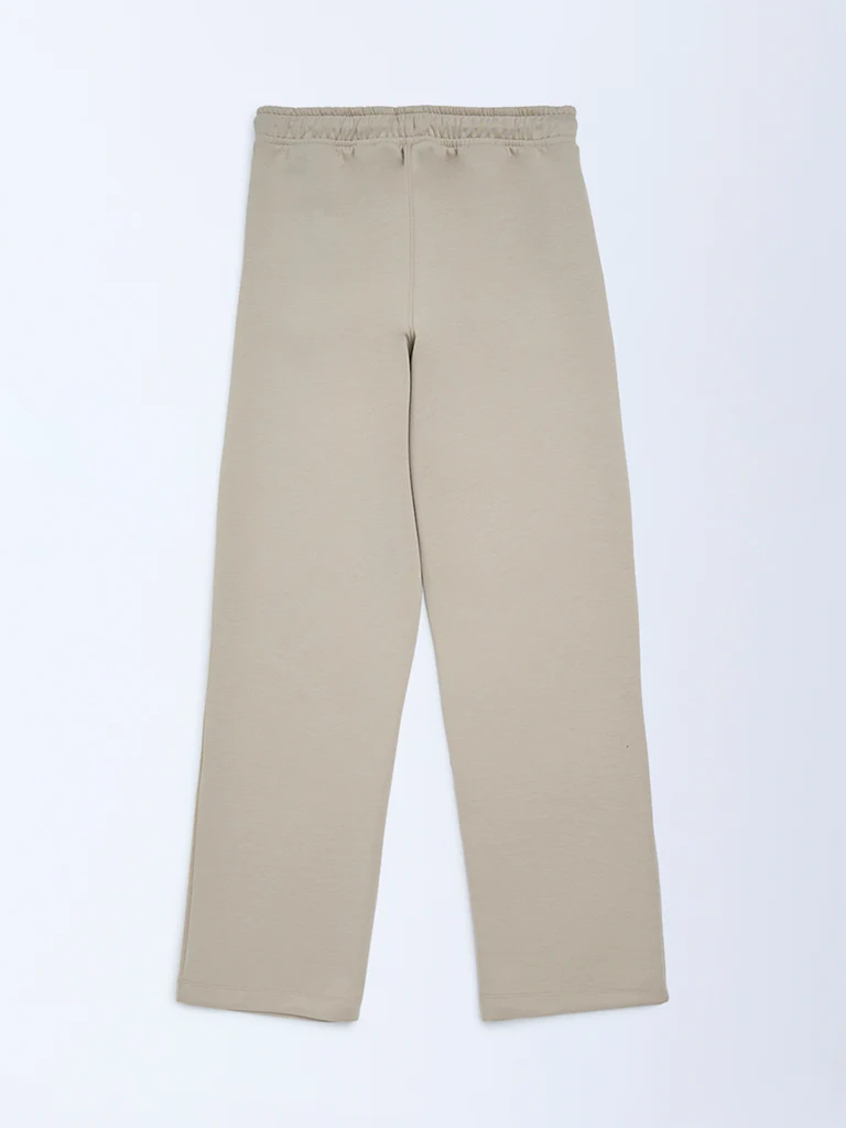 Y&F Kids Boys Beige Solid Mid-Rise Pants - Image 2