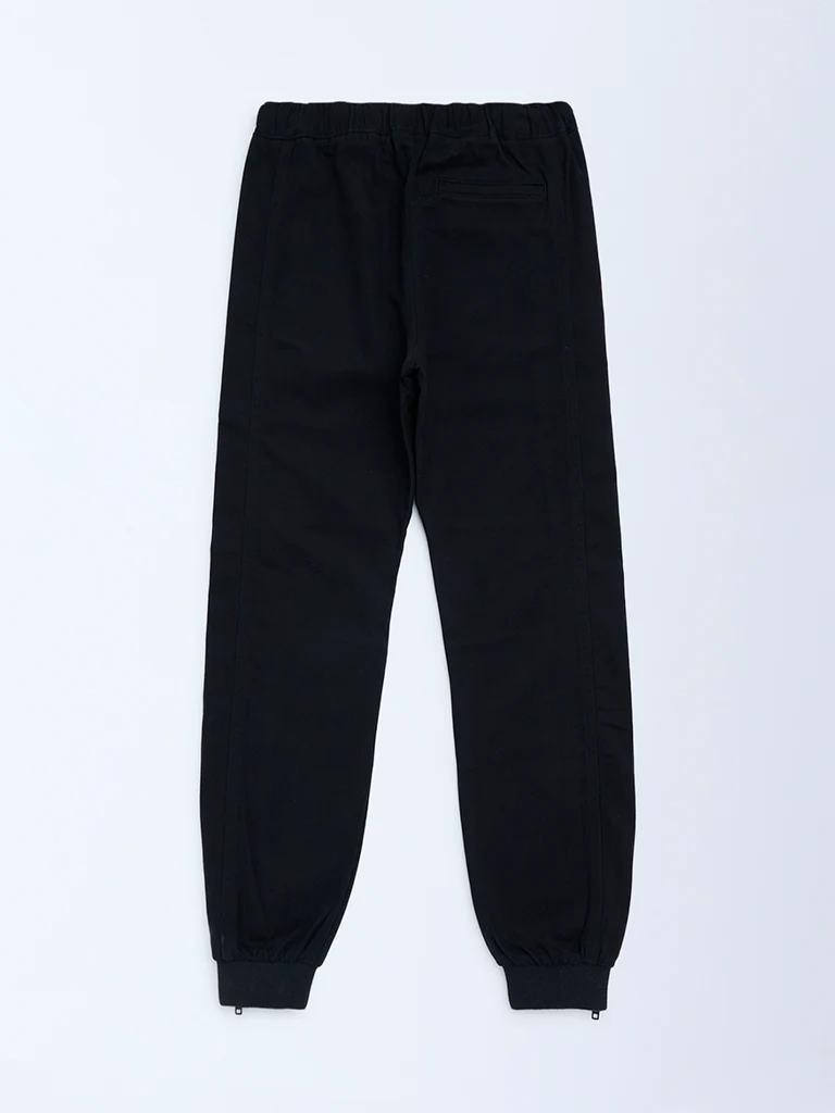 Y&F Kids Boys Black Solid Mid-Rise Cotton-Blend Joggers - Image 2