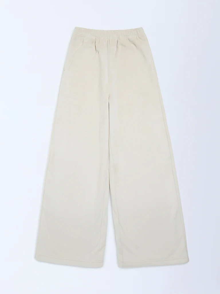 Y&F Kids Girls Beige Cargo-Style High-Rise Cotton Trousers