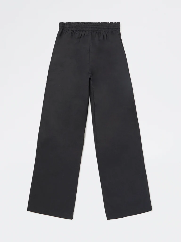 Y&F Kids Girls Black Solid High-Rise Cotton Trousers - Image 3