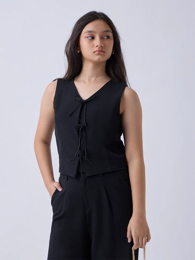 Y&F Kids Girls Black Solid Waistcoat - Image 2
