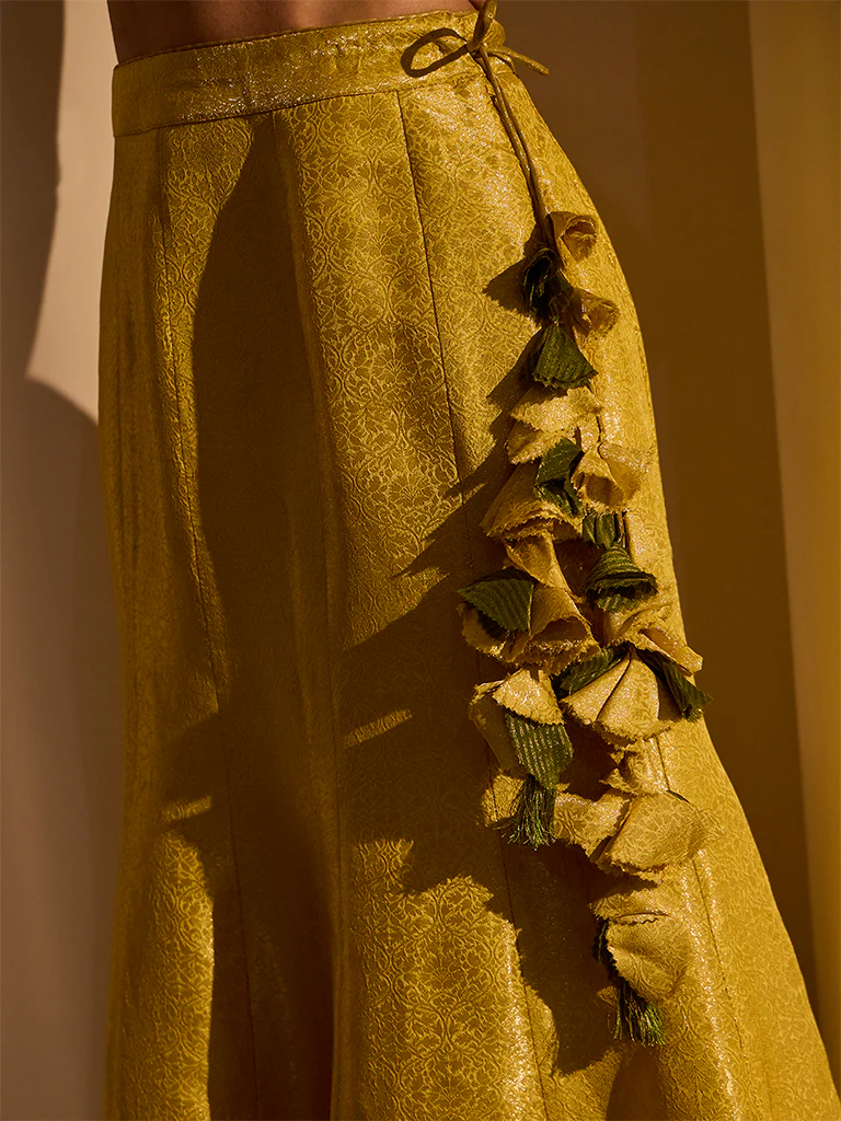 Yellow Brocade Fishtail Skirt with Pallu - Image 3