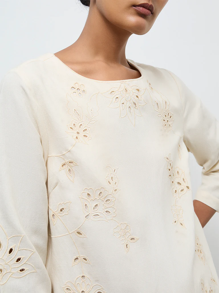 Zuba Cream Floral Embroidered A-Line Kurta - Image 3