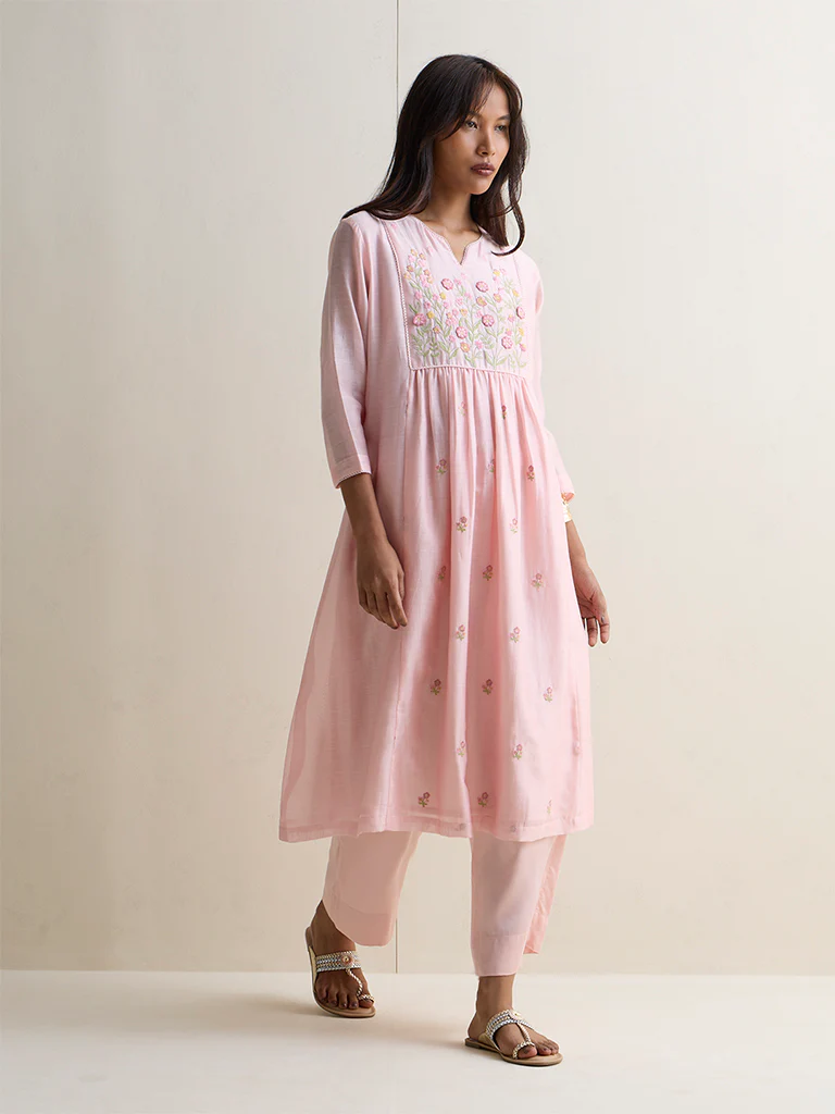 Zuba Light Pink Floral Embroidered Cotton-Blend A-Line Kurta - Image 2