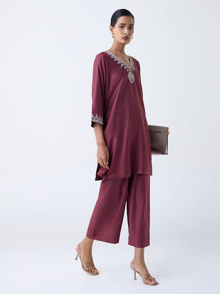 Zuba Maroon Floral Embroidered A-Line Kurta - Image 2