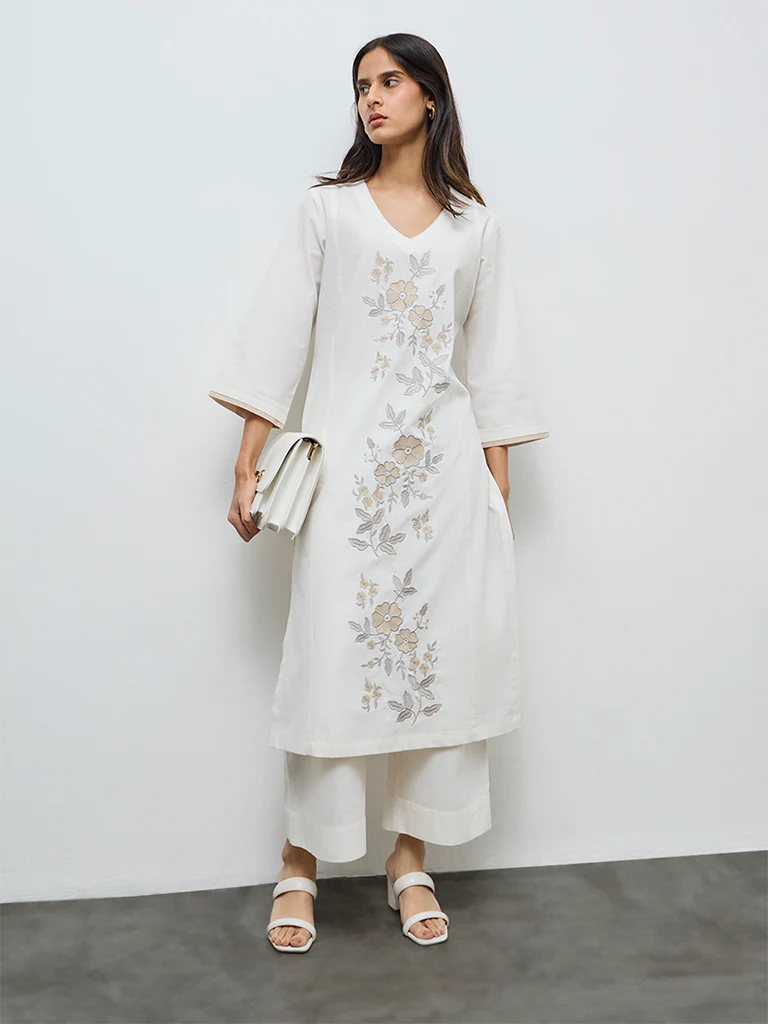 Zuba Off-White Floral Embroidered Cotton-Blend A-Line Kurta - Image 2