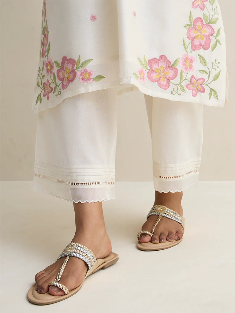 Zuba Off-White Lace Detailed Cotton Pants - Image 3